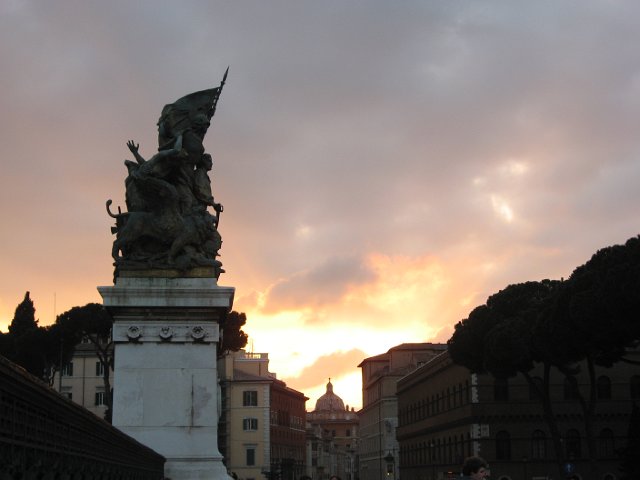 Victor Emanuel II Monument-02.JPG